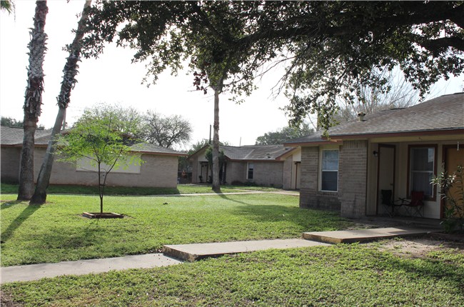 Vaqueros Apartments - JL Gray